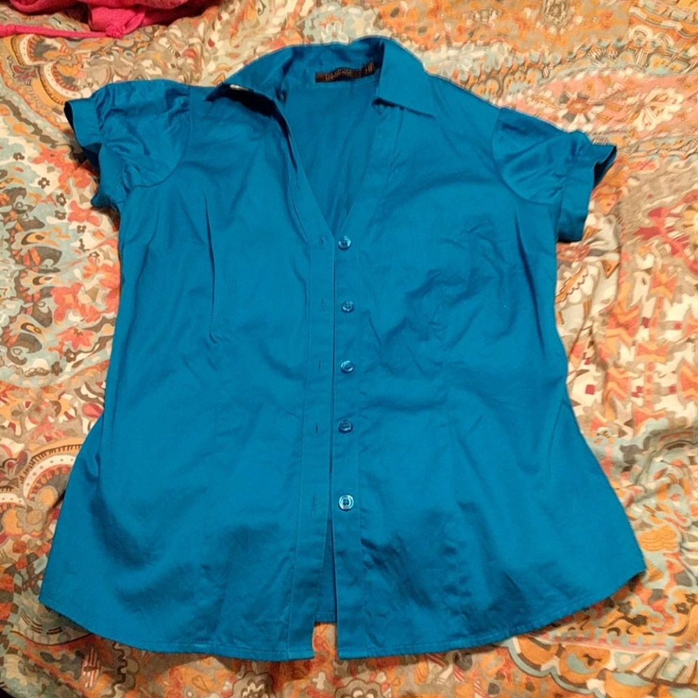 The limited essential shirt size small